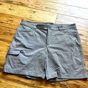 Eddie Bauer Stretch Hiking Short Buy one get one free